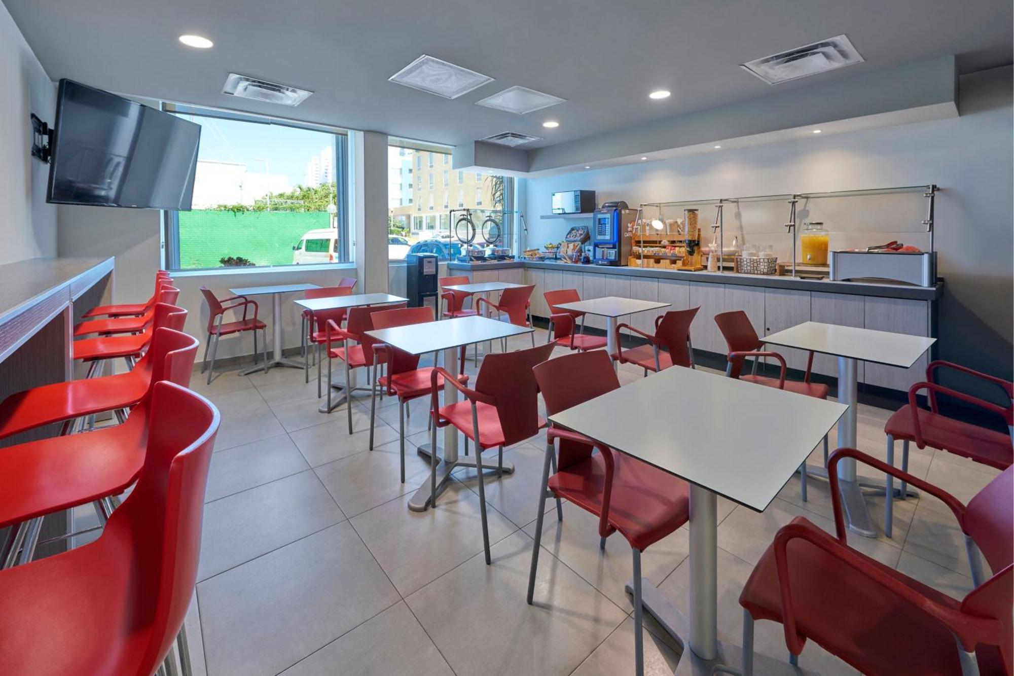 City Express Junior By Marriott Cancún Esterno foto