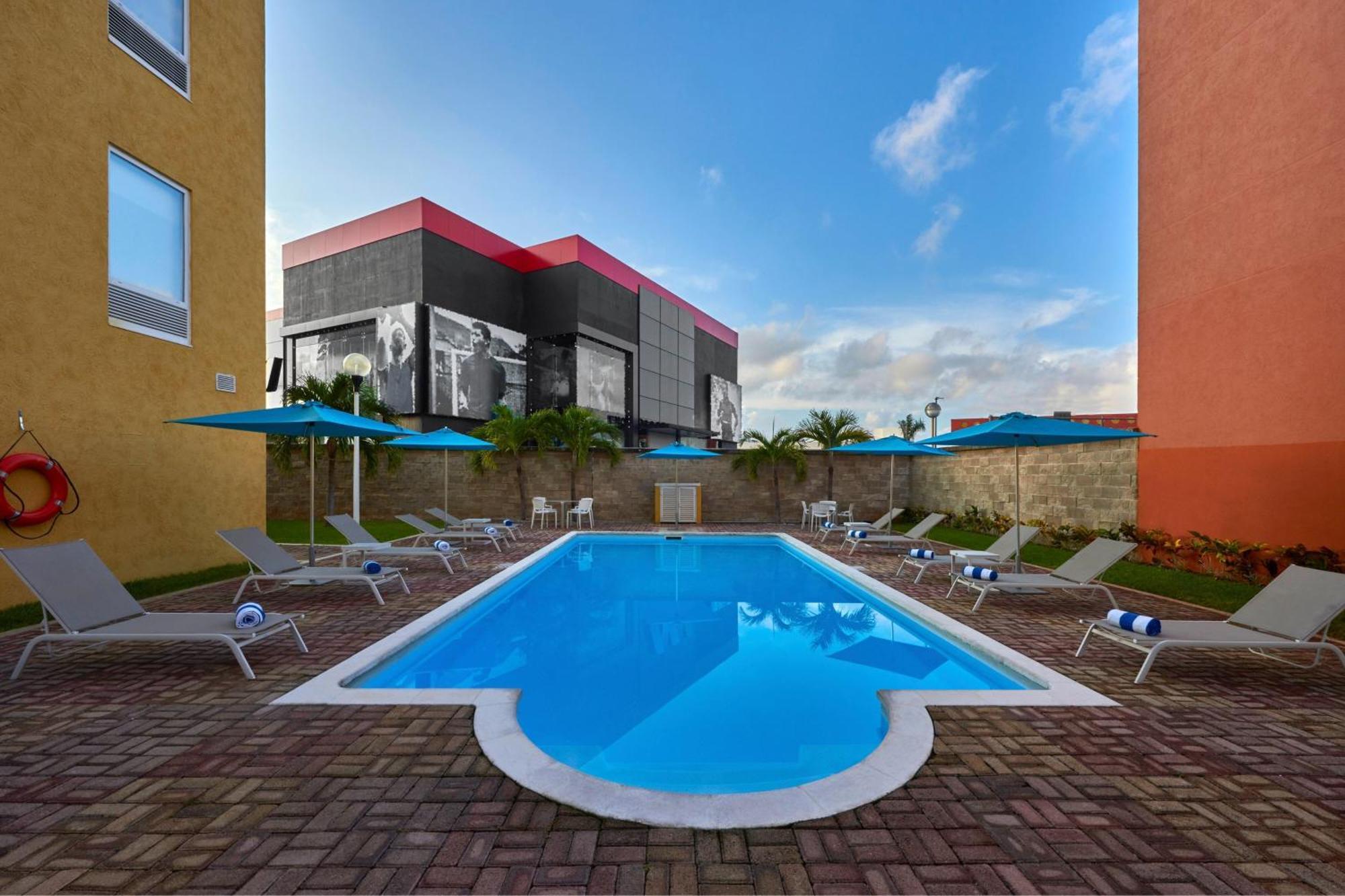 City Express Junior By Marriott Cancún Esterno foto
