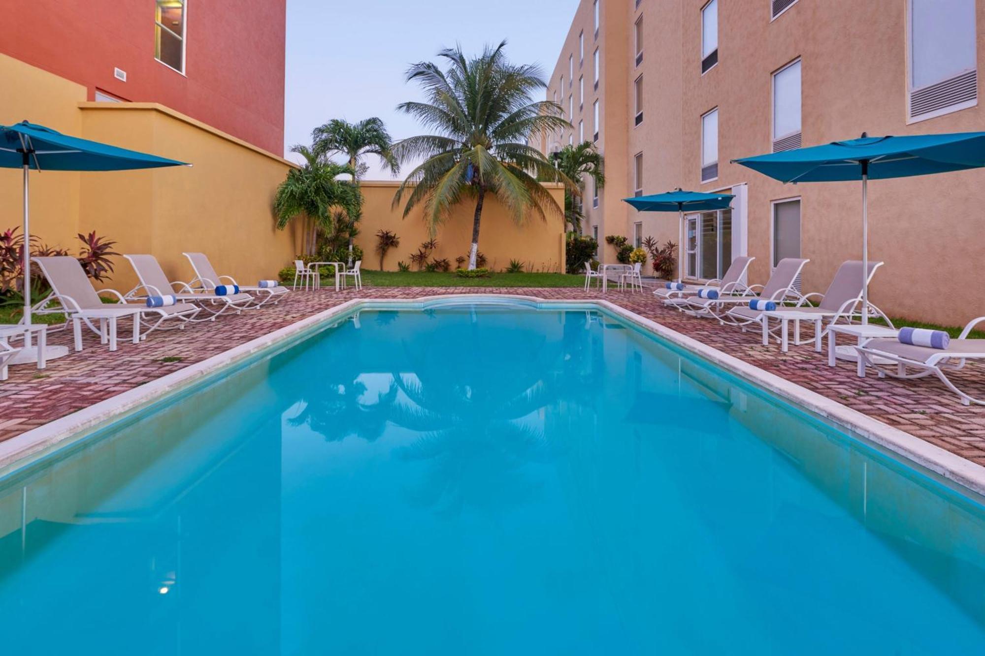City Express Junior By Marriott Cancún Esterno foto