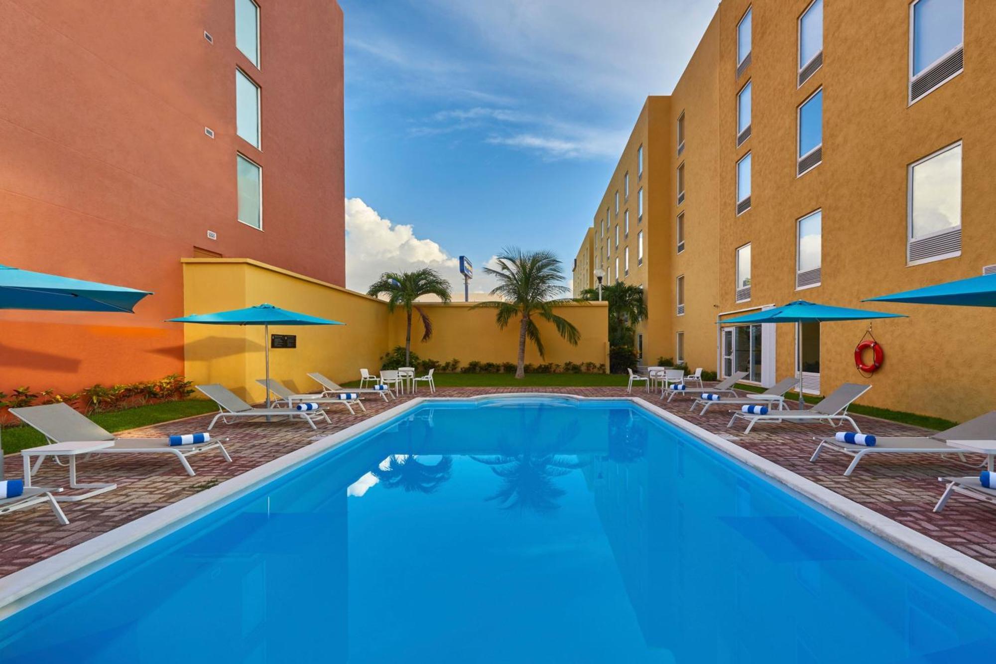 City Express Junior By Marriott Cancún Esterno foto